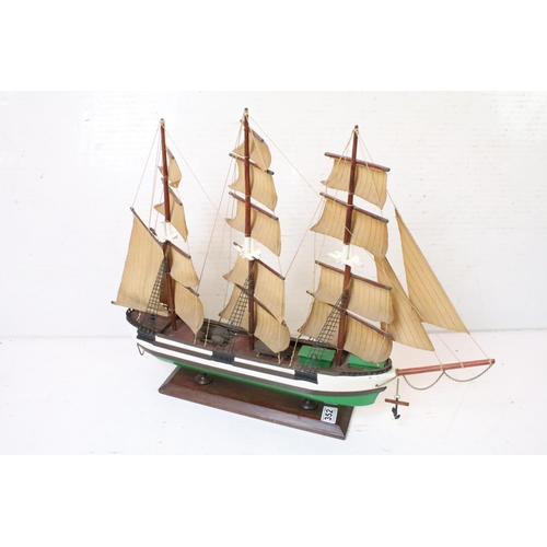 352 - Two wooden model sailing ships to include Santa Maria & Clipper Siglo XIX (approx 70cm long)