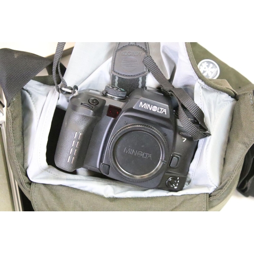 353 - Collection of photographic equipment to include cameras, lenses & accessories, featuring Pentax ME S... 