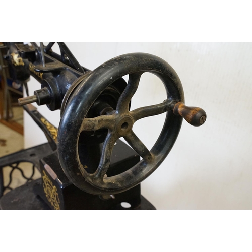 540 - Late 19th / early 20th C Singer leather working / cobblers sewing machine, model 29K15, with Singer ... 