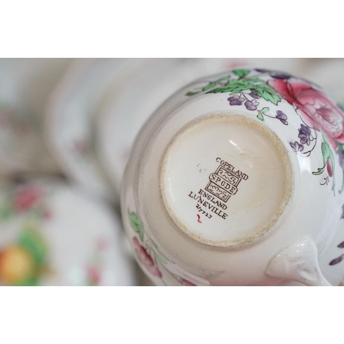 106 - Copeland Spode / Spode 'Luneville' & 'Marlborough pattern tea and dinner ware to include 2 tureens &... 