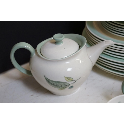 107 - Wedgwood 'Woodbury' pattern tea & dinner ware to include teapot, teacups & saucers, dinner plates, l... 