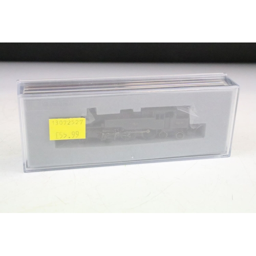 29 - Six boxed/cased Graham Farish N gauge locomotives to include 371128 Class 33 Diesel D6577 BR green l... 