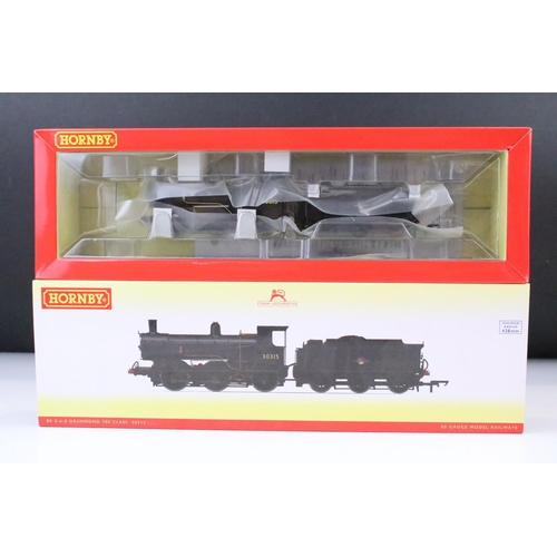 7 - Three boxed Hornby OO gauge locomotives to include R2506 BR 0-4-4 Class M7 Locomotive 30108 weathere... 