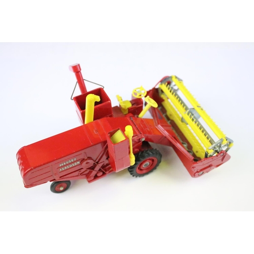 1335 - Boxed Corgi Major 1111 Massey Ferguson 780 Combine Harvester diecast model, with inner box packaging... 