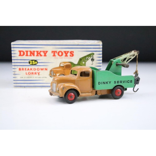 1339 - Two boxed Dinky diecast models to include 942 Foden 14-Ton Tanker 