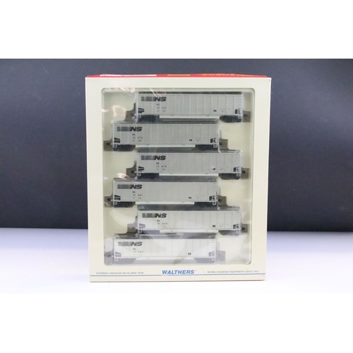 36 - Five boxed Walthers HO gauge Norfolk Southern rolling stock 6 packs to include 9327802, 9327821, 932... 