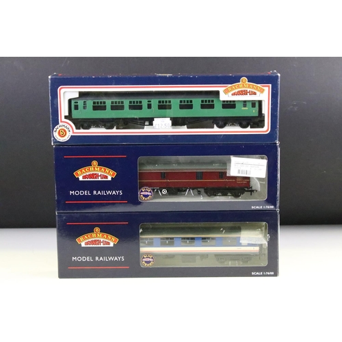 44 - 25 Boxed Bachmann OO gauge items of rolling stock to include 37666A 14 Ton Tank Wagon ESSO black wea... 
