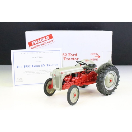 1010 - Boxed Danbury Mint 1952 Ford 8N tractor diecast model in original polystyrene packaging and outer bo... 