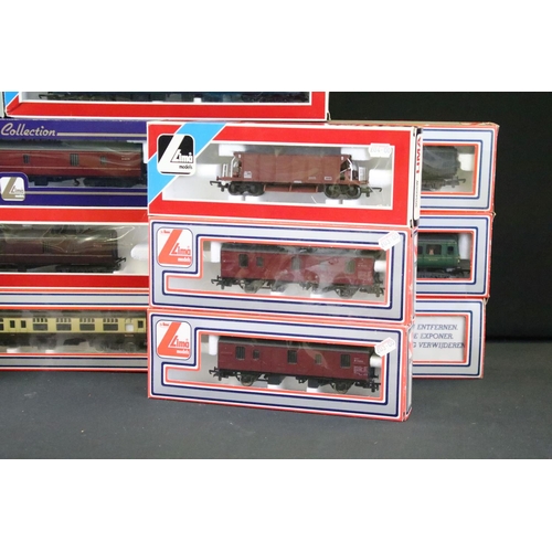 59 - 24 Boxed Lima OO gauge items of rolling stock plus a boxed Lima 205051A1 Super Sprinter DMU (25 item... 