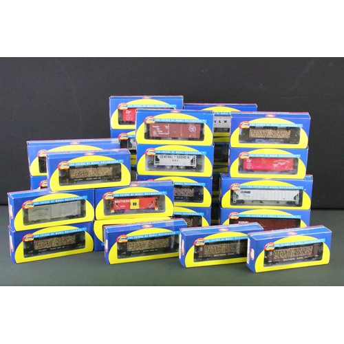 63 - 27 Boxed Athearn HO gauge items of rolling stock to include 91499, 92245, 91451, 92285, 7150, 91467 ... 