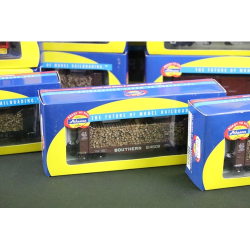 63 - 27 Boxed Athearn HO gauge items of rolling stock to include 91499, 92245, 91451, 92285, 7150, 91467 ... 
