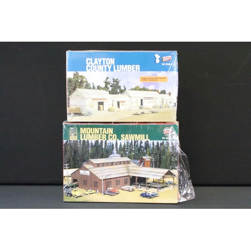 66 - Five boxed / bagged and sealed Walthers Cornerstone Series HO gauge plastic model kits to include Mo... 