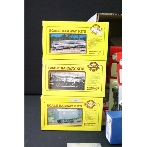 67 - Collection of bagged, carded and boxed OO / HO gauge plastic & metal model kits to include Ratio, Pa... 
