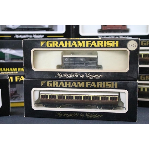 72 - 18 Boxed Graham Farish items of rolling stock to include 374991 Bullied 3 Coach Set BR SR green set,... 