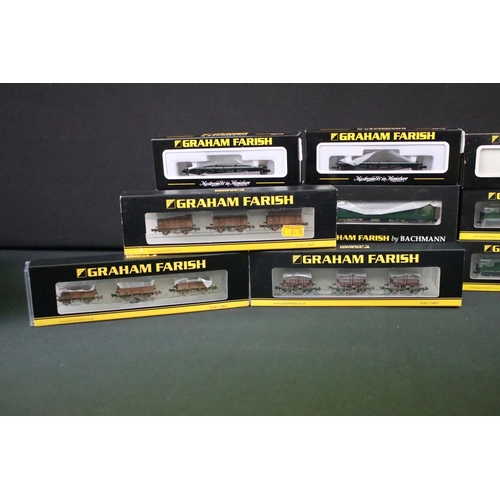 72 - 18 Boxed Graham Farish items of rolling stock to include 374991 Bullied 3 Coach Set BR SR green set,... 