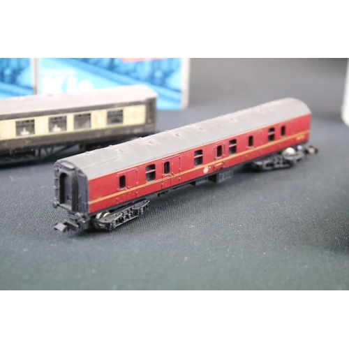 74 - Quantity of N gauge model railway to include boxed Dapol ND-084E Hymek with 6 wheel milk tanks all w... 