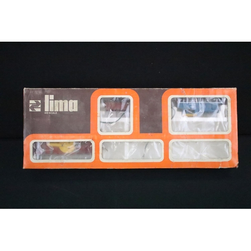 84 - Quantity of OO gauge model railway to include boxed Lima 4656A train set (incomplete) featuring Sout... 
