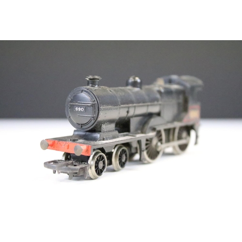 85 - Seven OO Gauge locomotives to include Hornby Dublo LMS EDL18 2-6-4, 3 x Hornby (featuring LNER 8477,... 