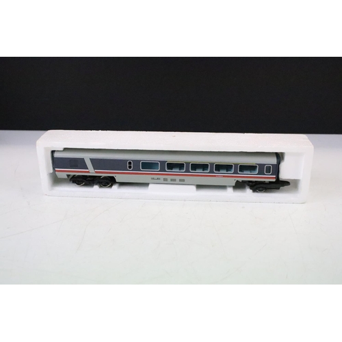 92 - Hornby OO gauge Prototype Series APT-P Advanaced Passenger five car Train, all contained within indi... 