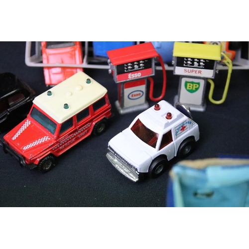 1206 - Collection of around 60 diecast models to include Matchbox, Corgi, Dinky, Tonka, Solido,..., featuri... 