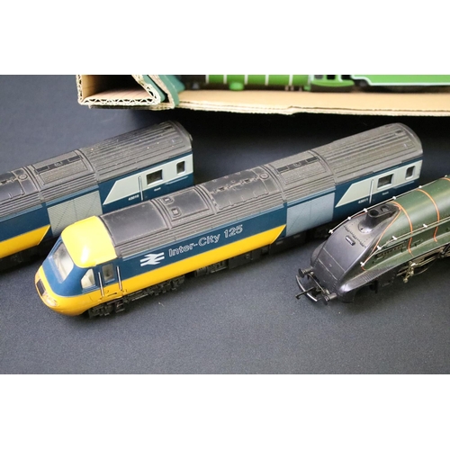 145 - 13 OO gauge locomotives to include Hornby Mallard, Triang R357 D5572, Hornby InterCity 125 etc