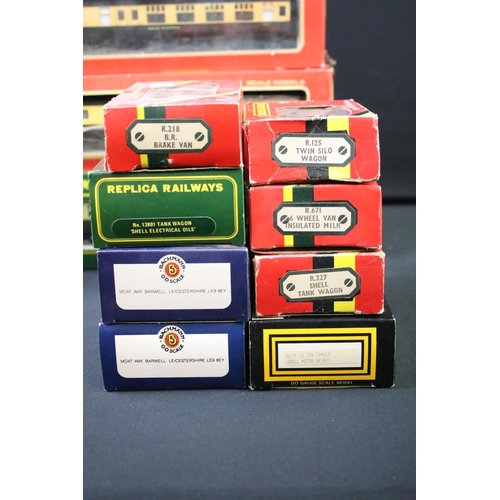 146 - 12 Boxed OO gauge items of rolling stock to include 7 x Hornby, 2 x Replica, 2 x Bachmann and 1 x Da... 
