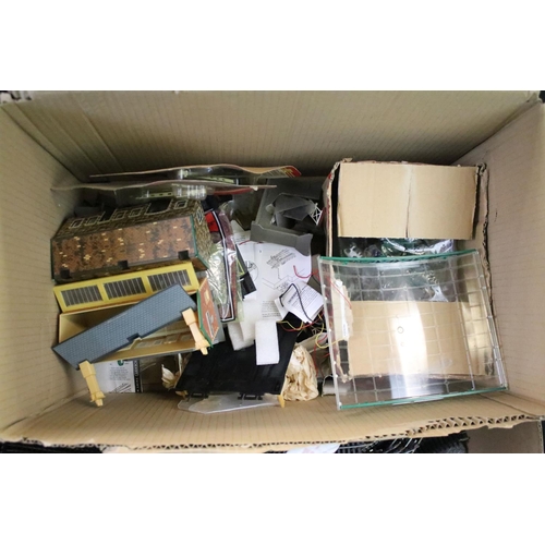 153 - Large quantity of OO gauge model railway accessories to include track, scenery, trackside buildings,... 
