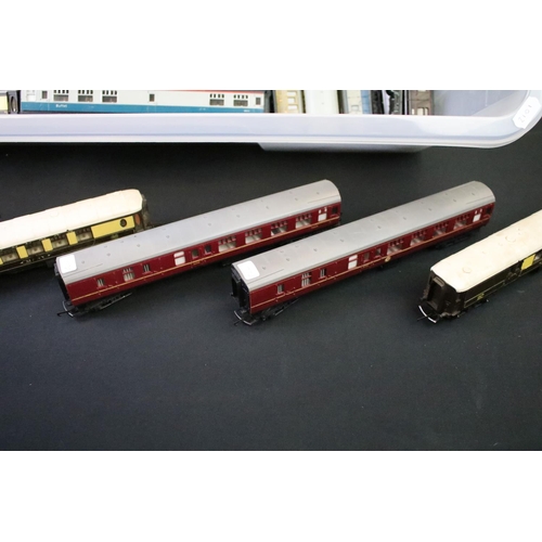 156 - 24 OO gauge items of rolling stock, all various coaches featuring Hornby & Triang examples