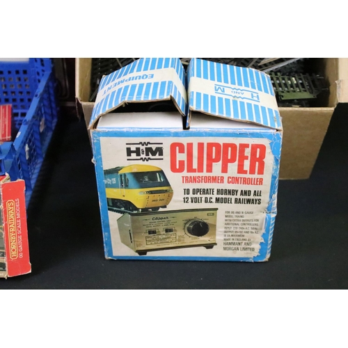Quantity of OO gauge model railway to include boxed Airfix Multiple ...
