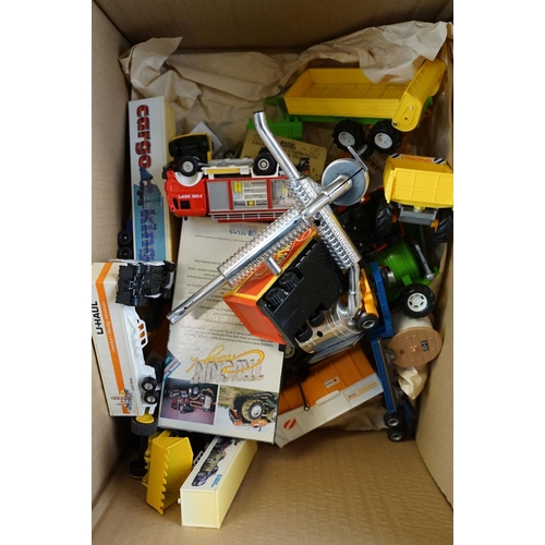 1173 - Quantity of diecast & plastic models from the mid 20th C onwards to include Corgi, Matchbox Lesney, ... 