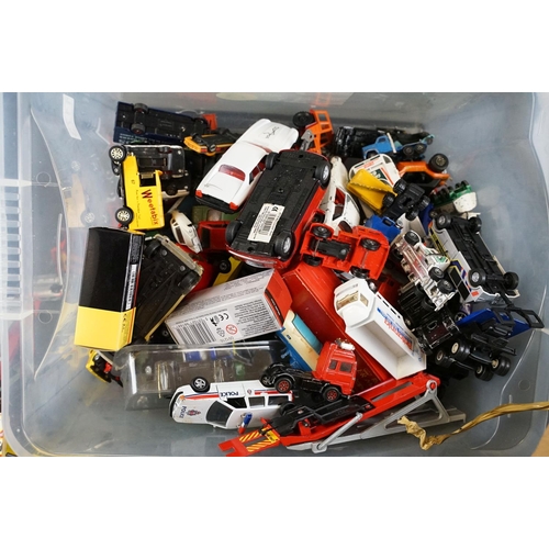 1173 - Quantity of diecast & plastic models from the mid 20th C onwards to include Corgi, Matchbox Lesney, ... 