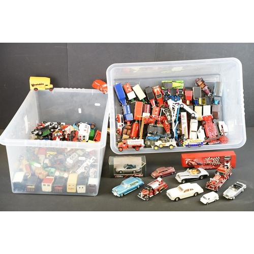 1178 - Collection of over 100 diecast models, mostly Matchbox Models of Yesteryear, also featuring Dinky 15... 