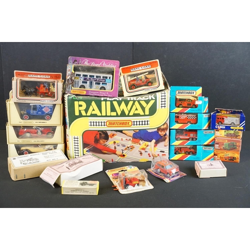 1184 - Group of boxed diecast models to include 9 x Matchbox featuring 4 x red/yellow stripe boxes, Langley... 