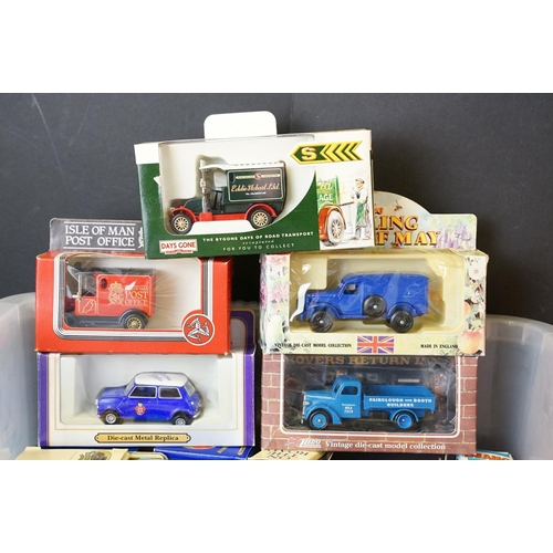 1190 - 100 Boxed diecast models to include Lledo and Oxford Diecast examples, features Days Gone, Eddie Sto... 