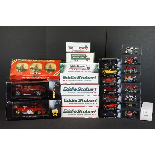 1109 - Collection of various boxed / cased diecast models to include 2 x large scale Shell Collezione class... 