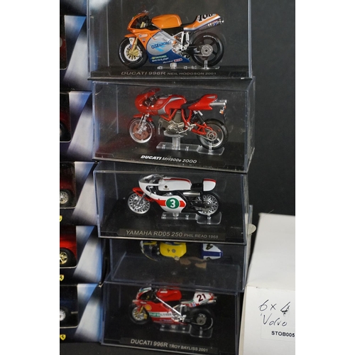 1109 - Collection of various boxed / cased diecast models to include 2 x large scale Shell Collezione class... 