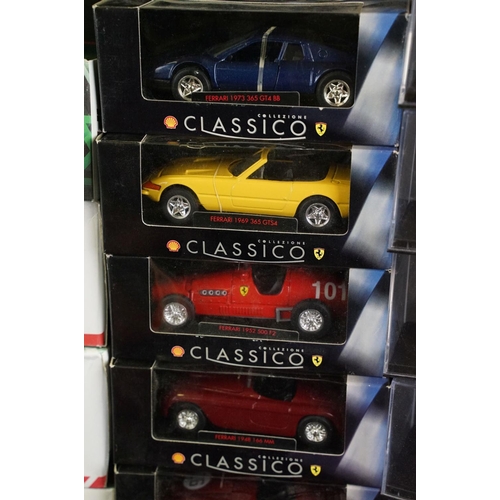 1109 - Collection of various boxed / cased diecast models to include 2 x large scale Shell Collezione class... 