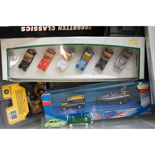 1118 - Collection of around 60 boxed/ cased/ carded diecast models to include 3 x Vanguards featuring VA170... 