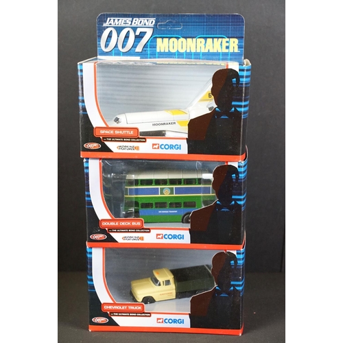 1121 - 21 Boxed Corgi James Bond 007 diecast models to includfre TY04002 Moonraker SpaceShuttle, TY06701 Fr... 