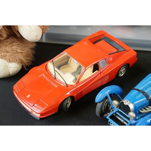 1222 - Collection of around 30 diecast models to include Corgi, Vanguards, Burago & Lledo examples, featuri... 