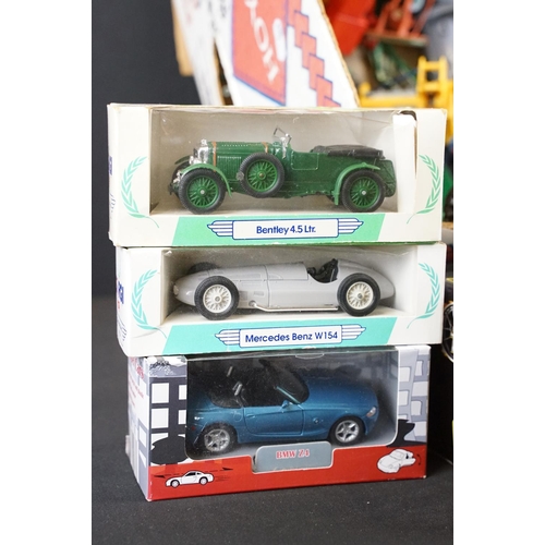 1230 - Collection of boxed & unboxed diecast models to include Britains farming models, boxed Burago 1/24 S... 