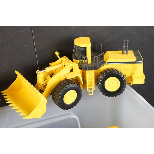 1232 - Collection of diecast and plastic models mainly 1980s onwards to include construction, farming, comm... 