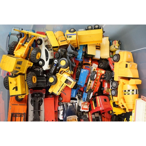 1232 - Collection of diecast and plastic models mainly 1980s onwards to include construction, farming, comm... 