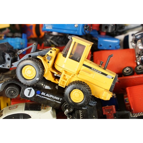 1232 - Collection of diecast and plastic models mainly 1980s onwards to include construction, farming, comm... 