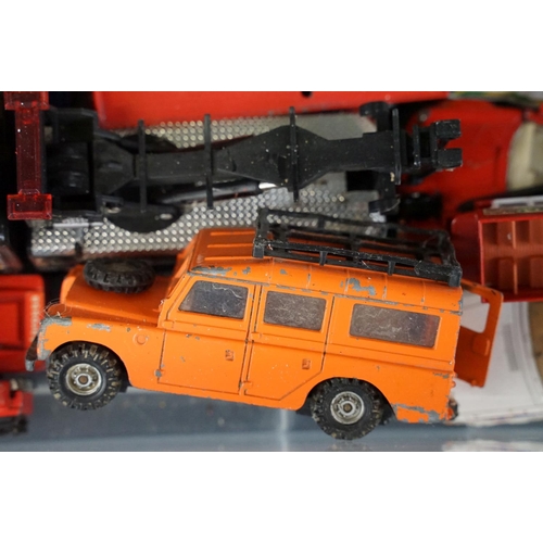 1232 - Collection of diecast and plastic models mainly 1980s onwards to include construction, farming, comm... 