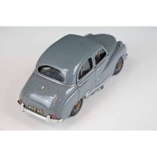 1285 - Boxed Victory Industries Austin A40 Somerset electric scale model, in grey, 1/18 scale, battery oper... 