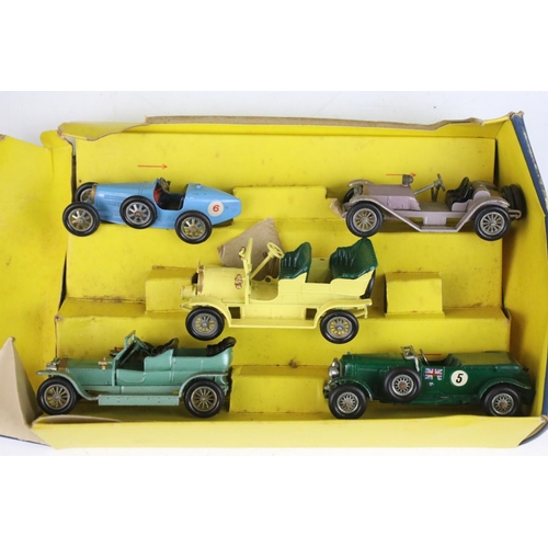 1351 - Boxed Matchbox Lesney Models of Yesteryear G-6 Gift Set, complete with five diecast models Y-6, Y-7,... 