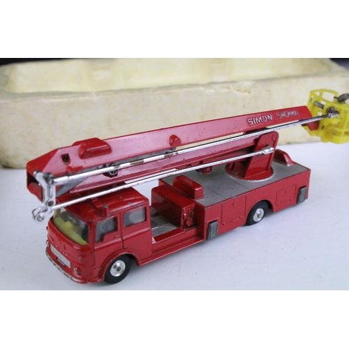 1359 - Two boxed Corgi diecast fire models to include 1118 Chubb Pathfinder Airport Services (diecast ex, b... 