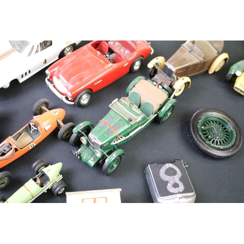 205 - Collection of kit built plastic & metal models of varying scales, to include 8 boxed examples (featu... 