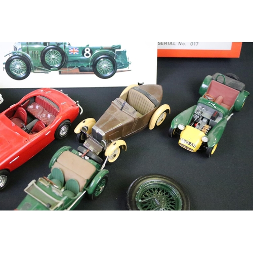 205 - Collection of kit built plastic & metal models of varying scales, to include 8 boxed examples (featu... 